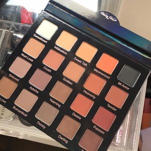 Violet Voss Matte About You Palette